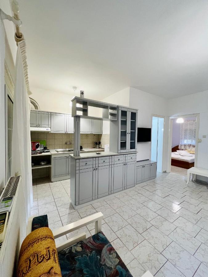 Atlantis Apartments Vrasná Zewnętrze zdjęcie