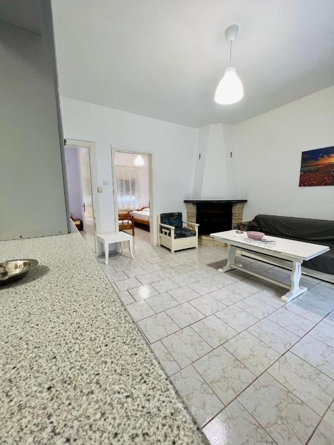 Atlantis Apartments Vrasná Zewnętrze zdjęcie